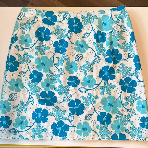 Lilly Pulitzer Dresses & Skirts - EUC Lilly Pulitzer White Label Skirt